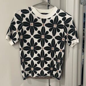 T Tahari Black and White Graphic Boxy Short Sleeve Tee